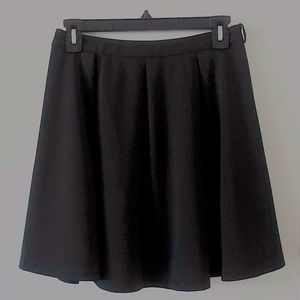 YUMI Black Pleated A-line Mini Skirt Small NWT